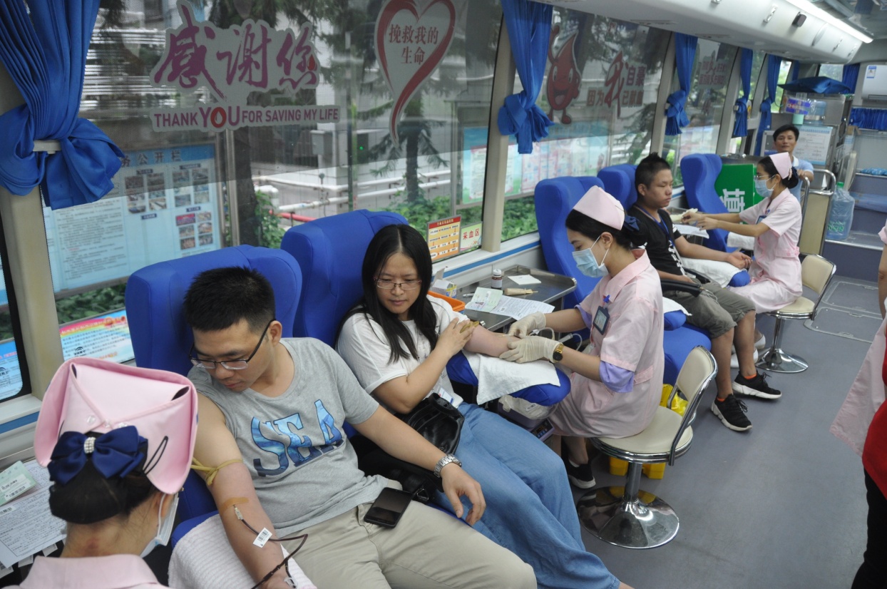風華高科參加省運會應急救援隊無償獻血活動