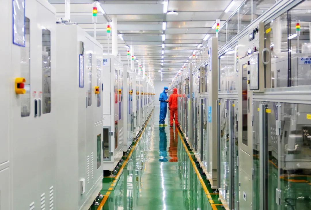 重點項目黨旗紅，破題攻堅在行動