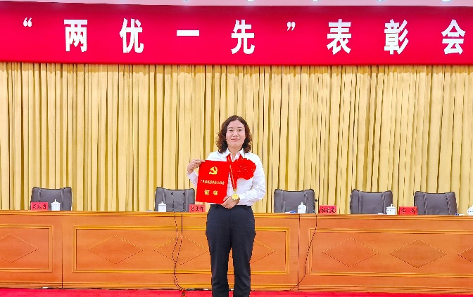 田述仁榮獲廣東省優秀黨務工作者